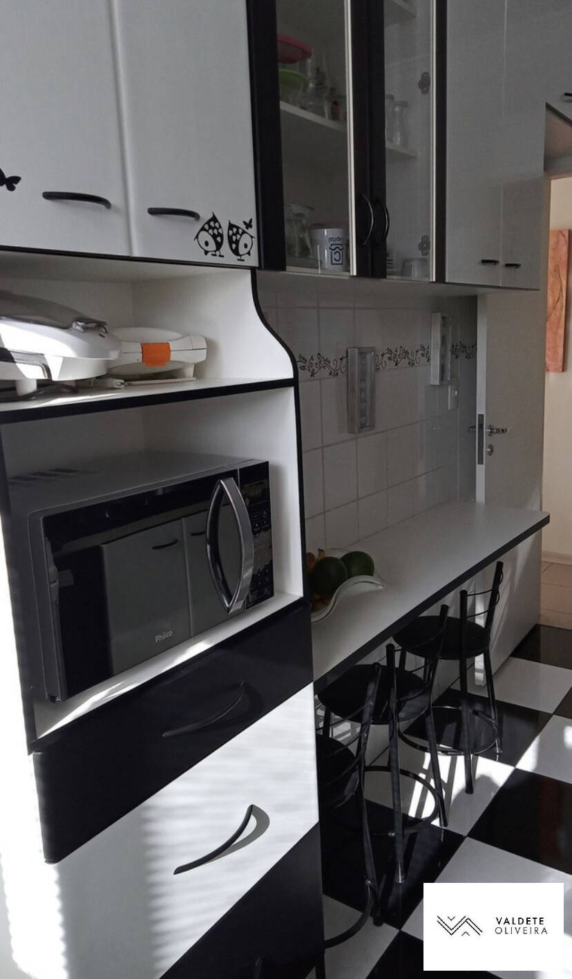 Apartamento à venda com 3 quartos, 74m² - Foto 3