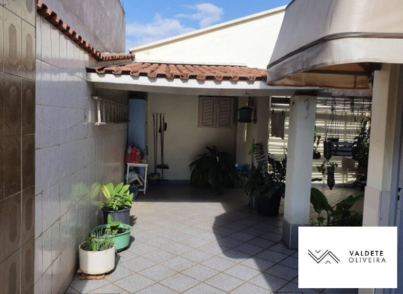 Casa à venda com 2 quartos, 65m² - Foto 1