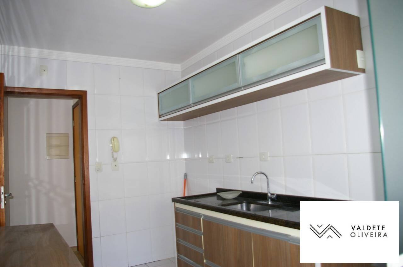 Apartamento à venda com 2 quartos, 72m² - Foto 3