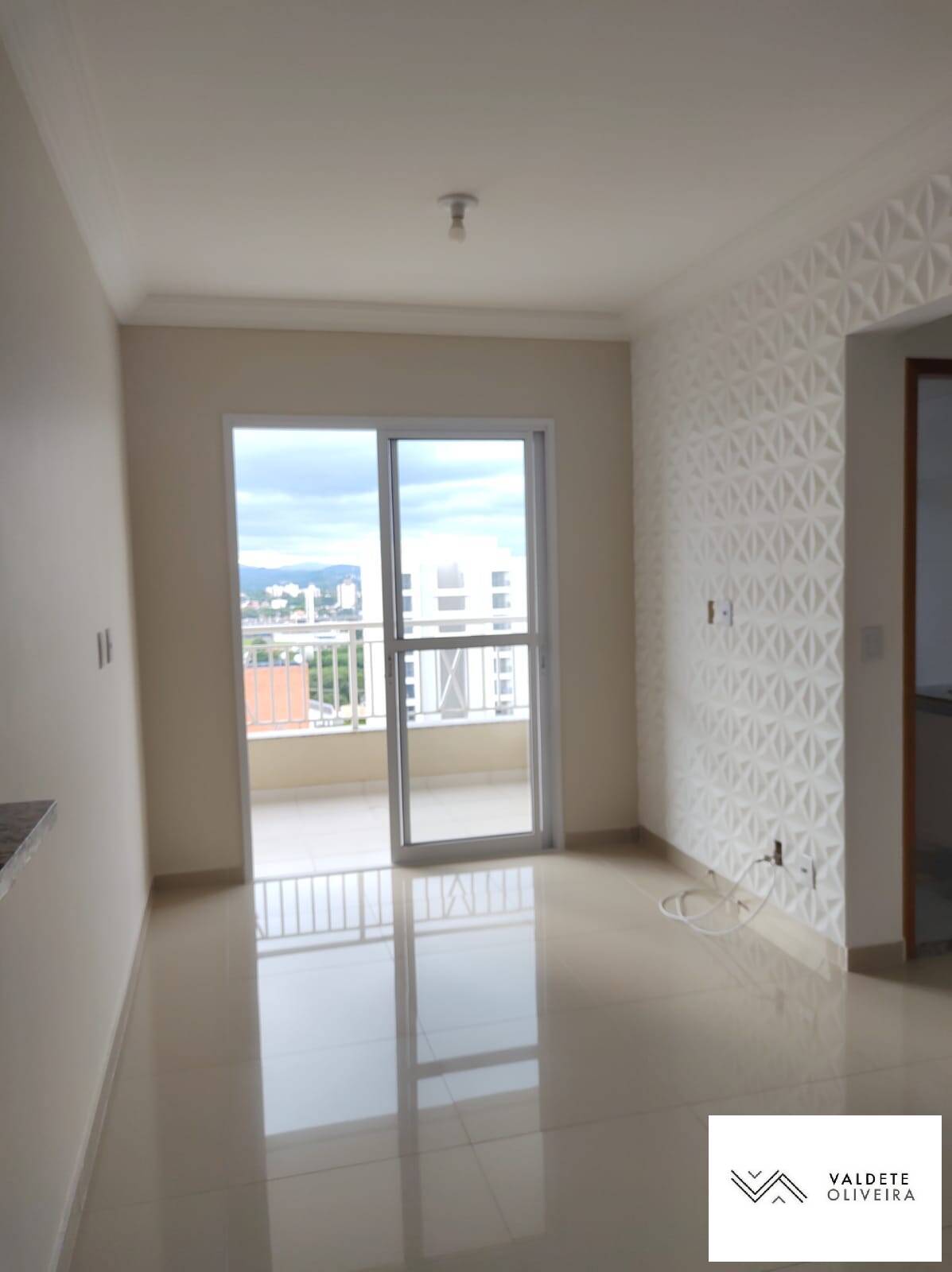 Apartamento à venda com 2 quartos, 69m² - Foto 1