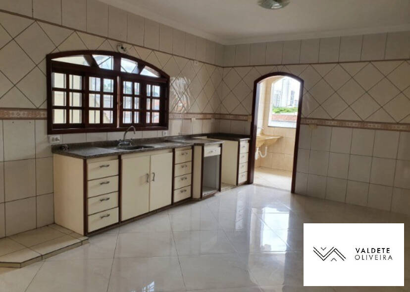 Casa à venda com 4 quartos, 271m² - Foto 2