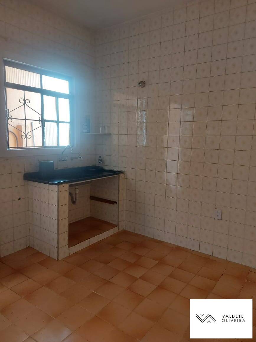 Casa à venda com 2 quartos, 150m² - Foto 3