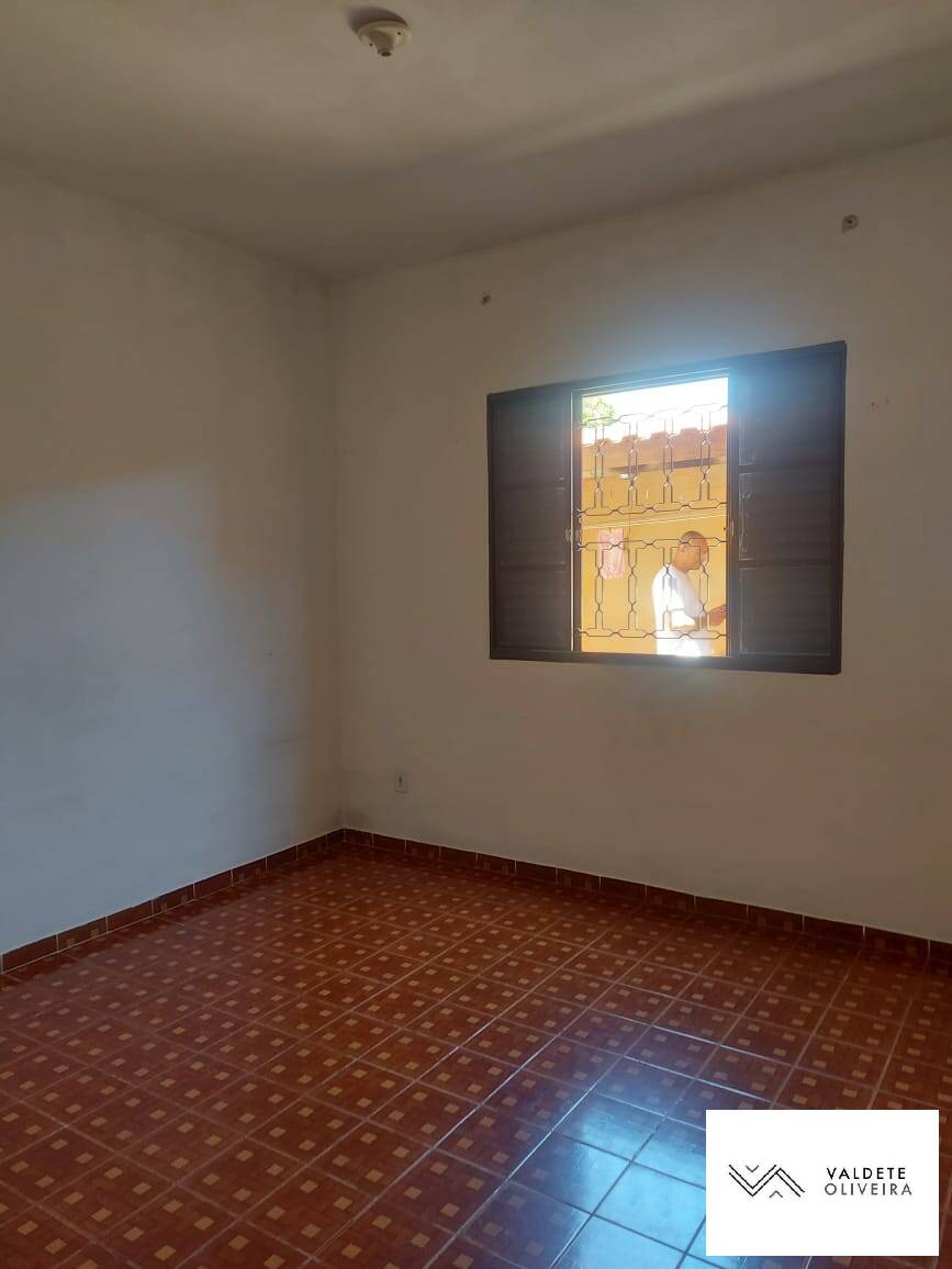 Casa à venda com 2 quartos, 150m² - Foto 4