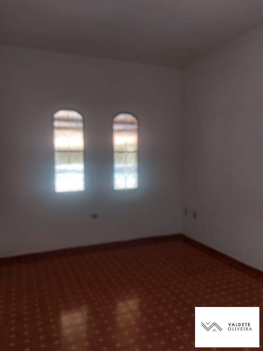 Casa à venda com 2 quartos, 150m² - Foto 11