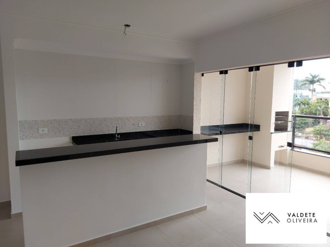 Apartamento à venda com 2 quartos, 68m² - Foto 2