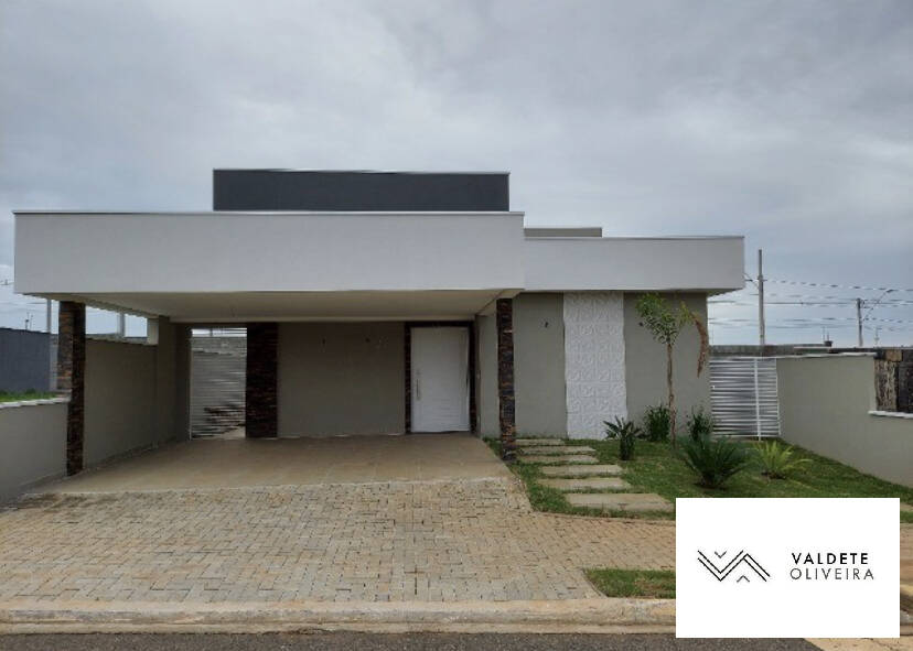 Casa à venda com 3 quartos, 156m² - Foto 1