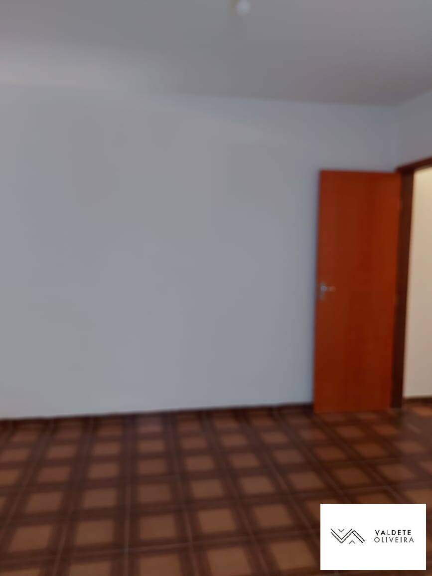 Casa à venda com 2 quartos, 120m² - Foto 5