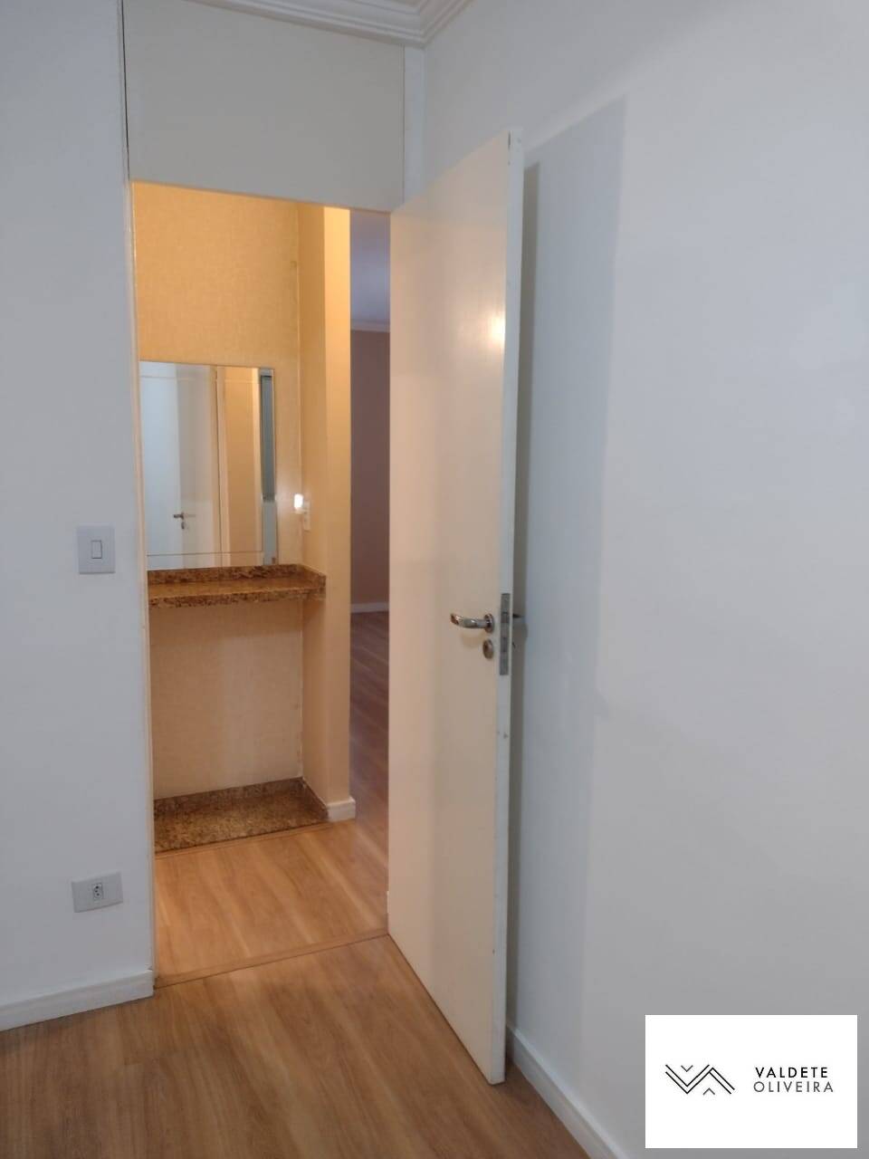 Apartamento à venda com 2 quartos, 65m² - Foto 17