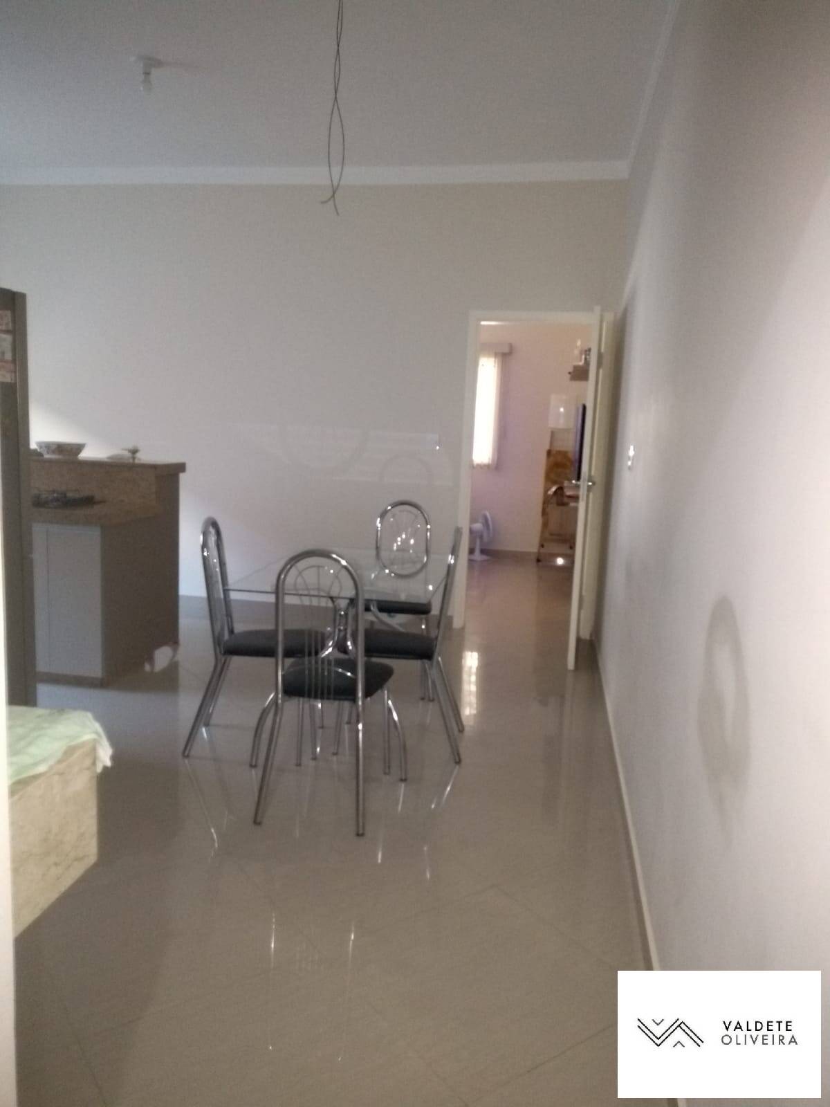 Casa à venda com 2 quartos, 140m² - Foto 4