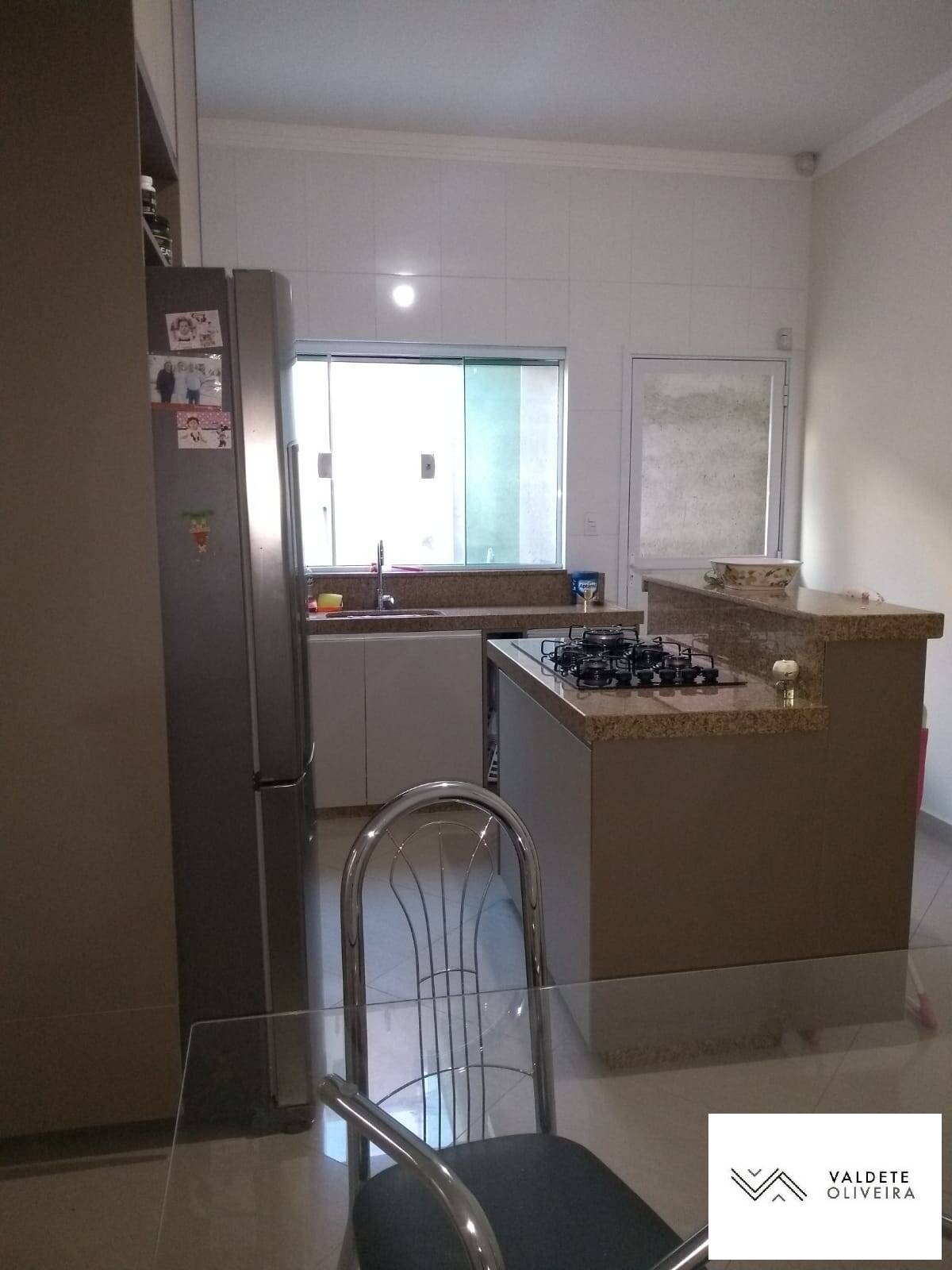 Casa à venda com 2 quartos, 140m² - Foto 6