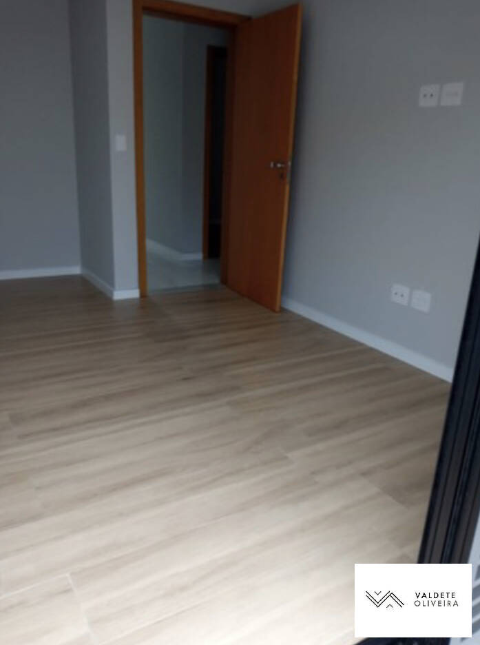 Casa à venda com 3 quartos, 150m² - Foto 2