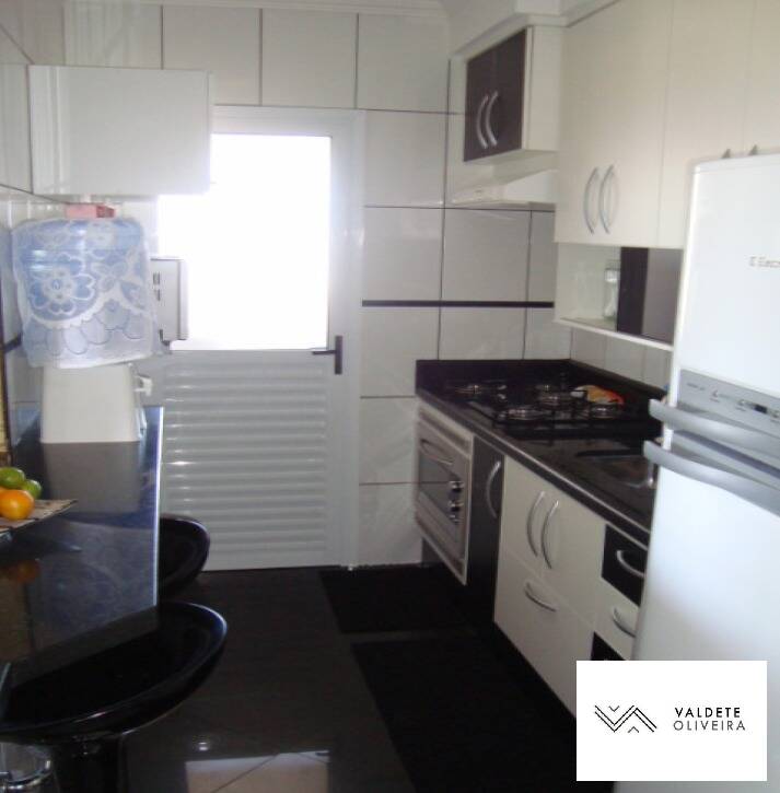 Apartamento à venda com 2 quartos, 65m² - Foto 11