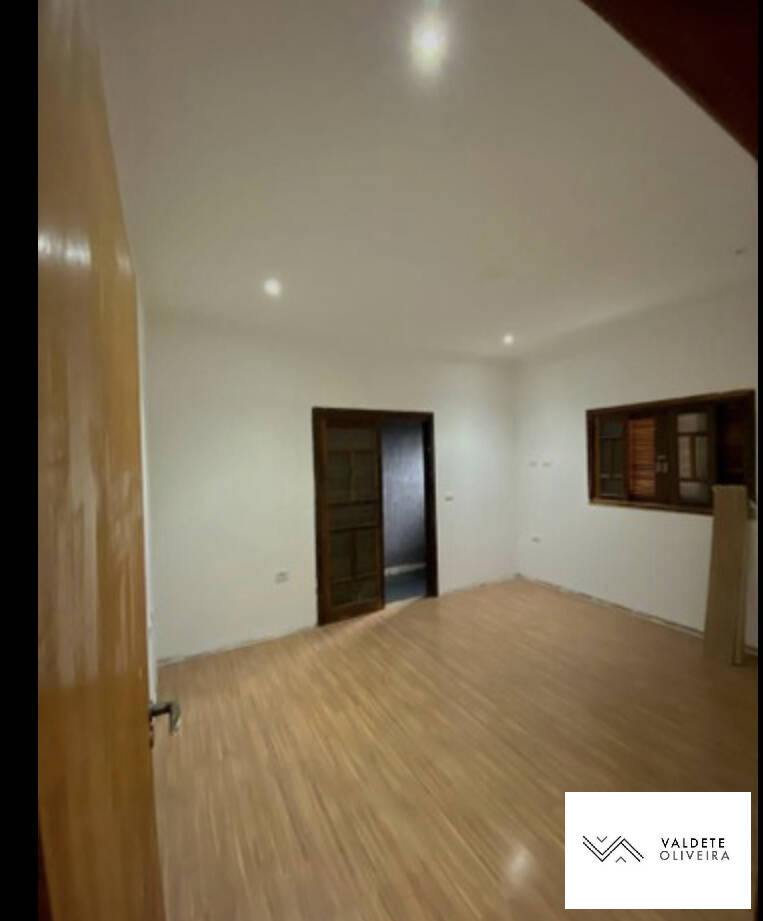 Casa à venda com 5 quartos, 150m² - Foto 13