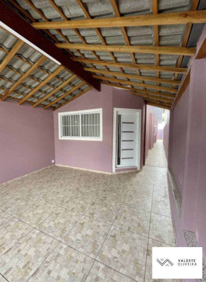 Casa à venda com 3 quartos, 74m² - Foto 1