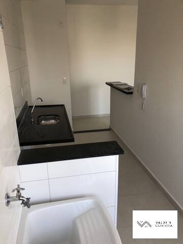 Apartamento à venda com 2 quartos, 65m² - Foto 2