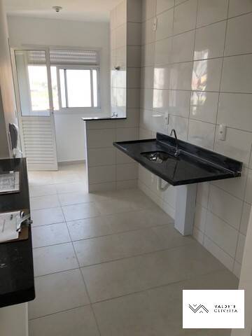 Apartamento à venda com 2 quartos, 65m² - Foto 3