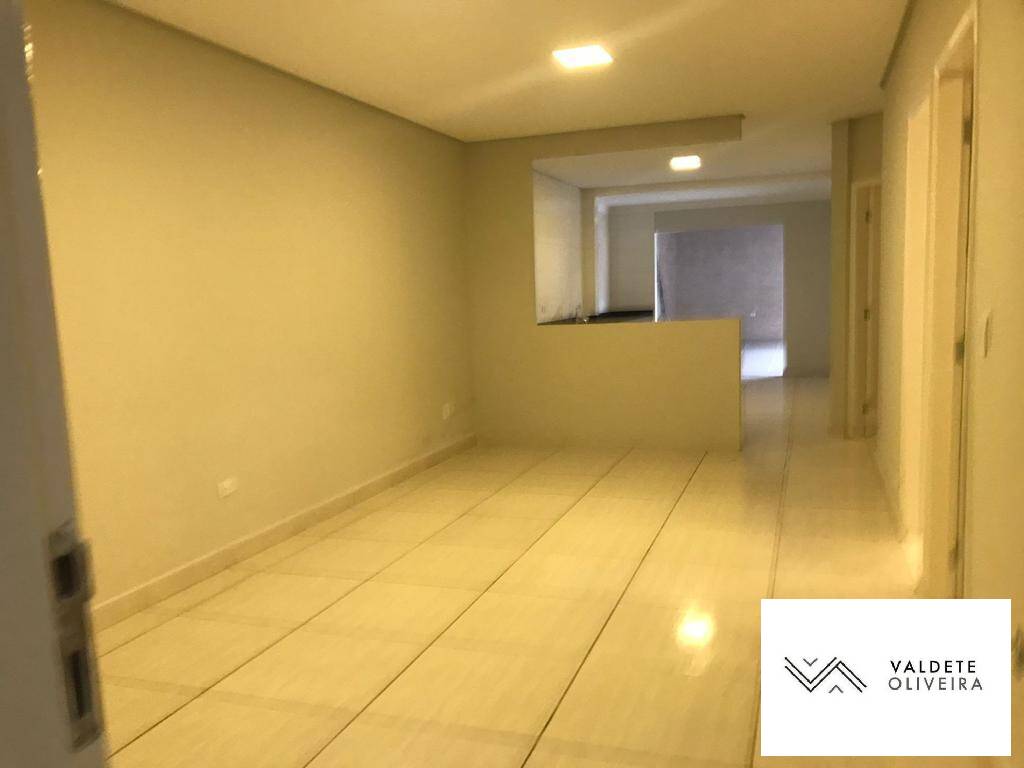 Casa à venda com 2 quartos, 200m² - Foto 4