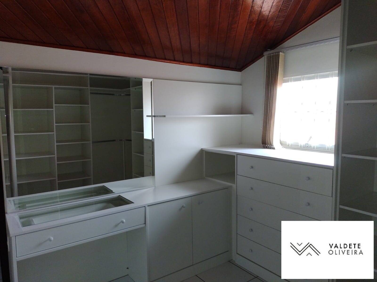 Casa à venda com 2 quartos, 140m² - Foto 5