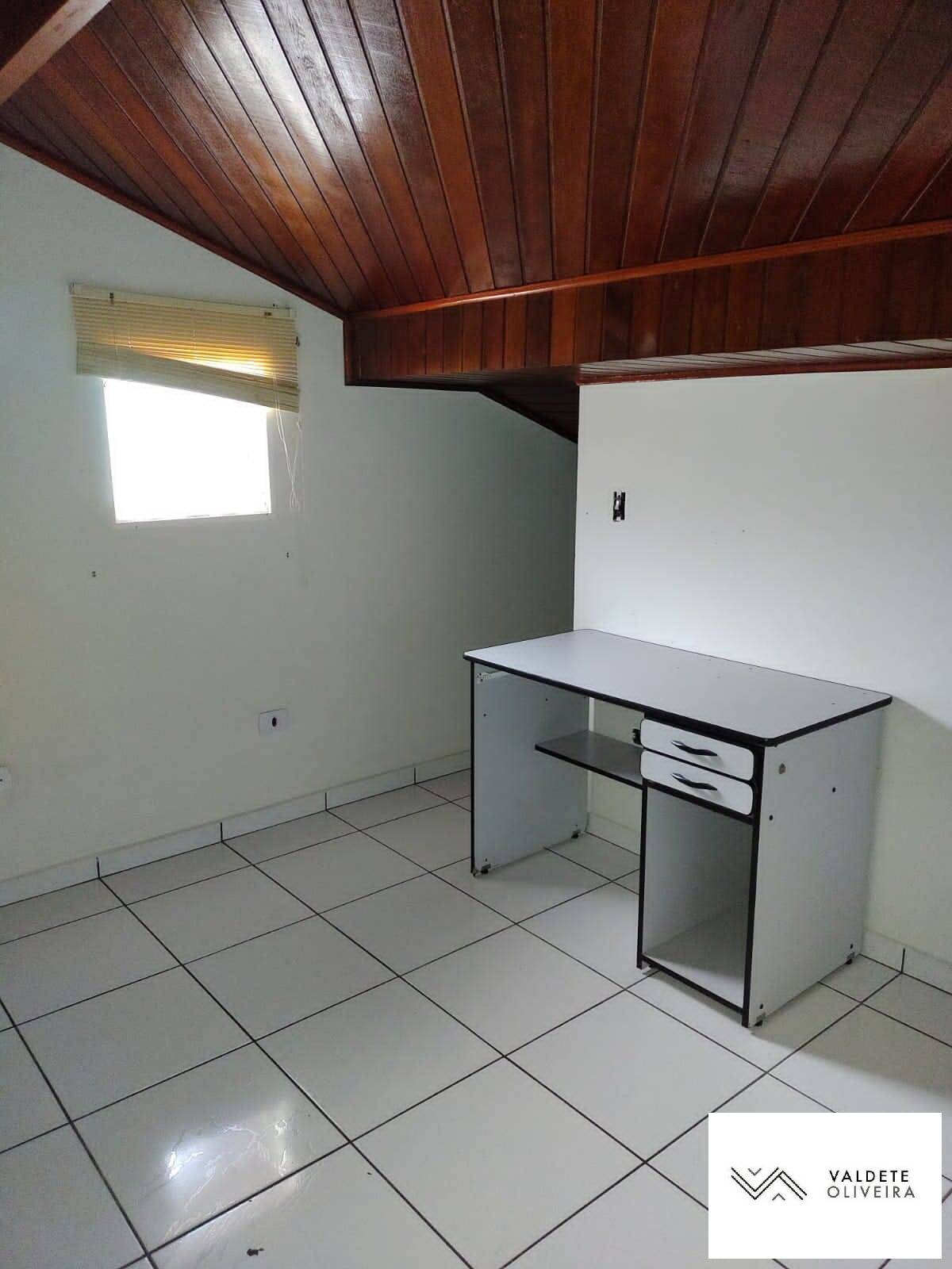 Casa à venda com 2 quartos, 140m² - Foto 11