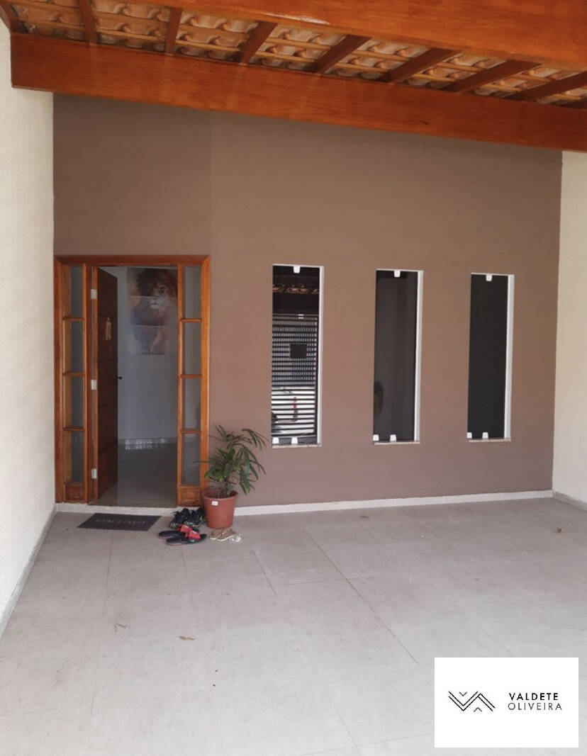 Casa à venda com 2 quartos, 70m² - Foto 4