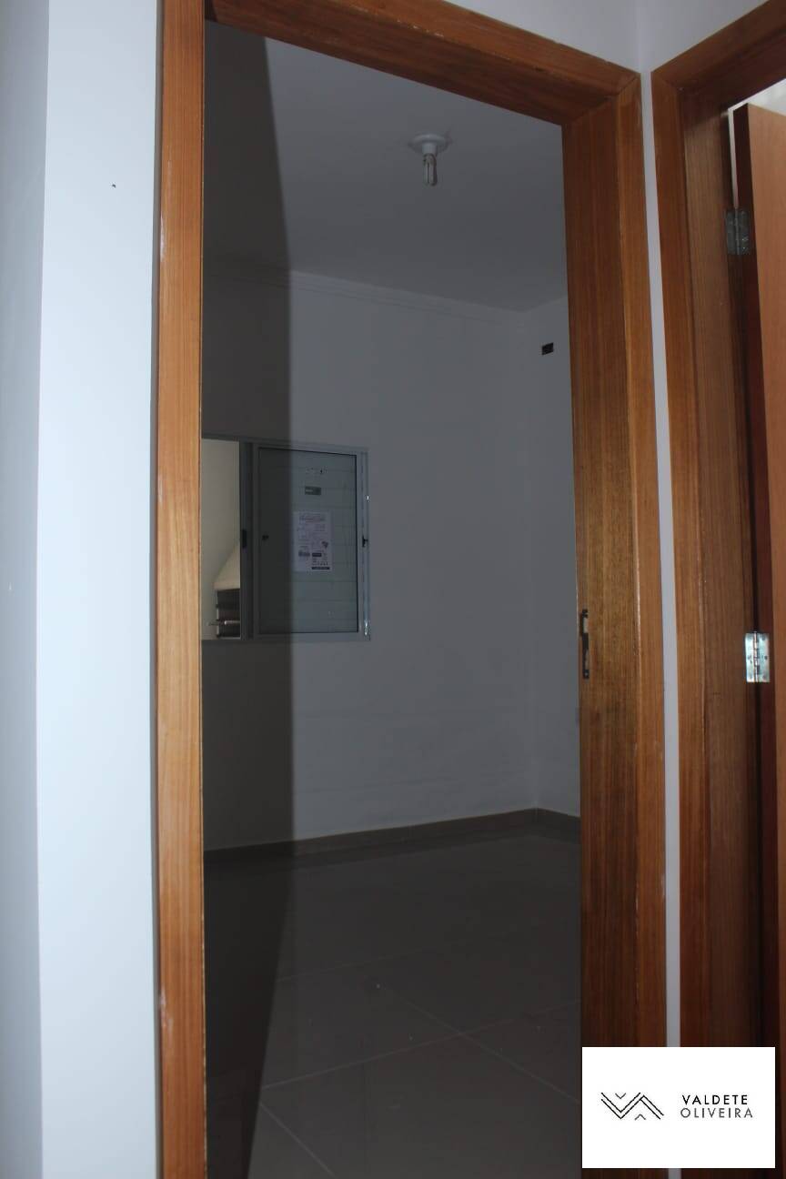 Casa à venda com 3 quartos, 175m² - Foto 2