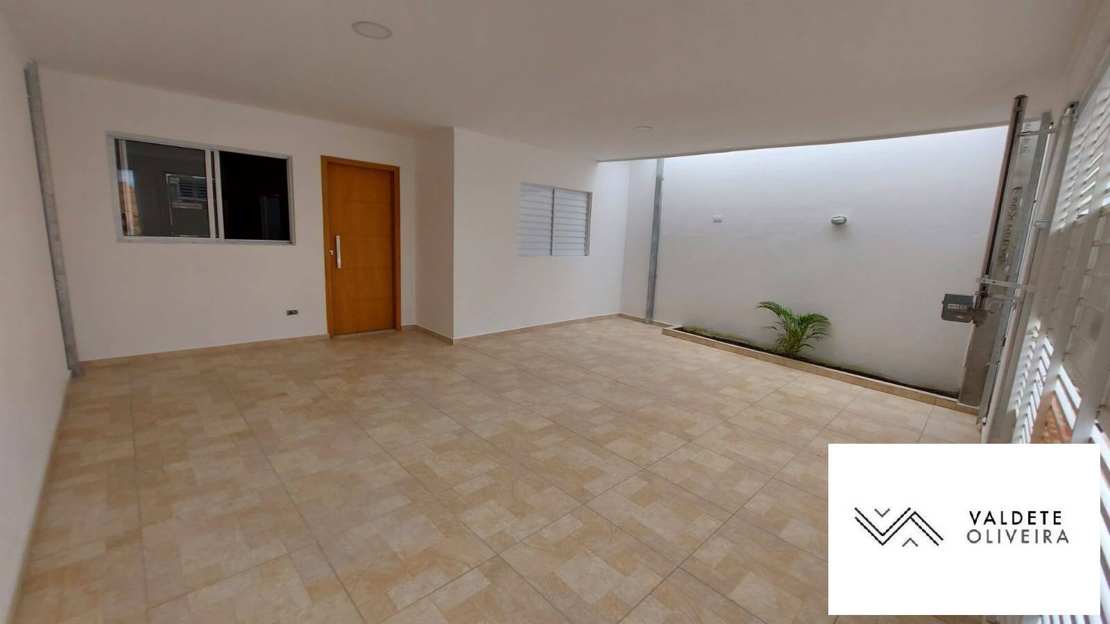 Casa à venda com 3 quartos, 175m² - Foto 1