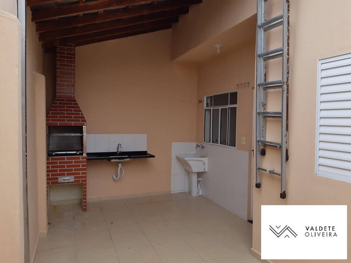 Casa à venda com 2 quartos, 67m² - Foto 16