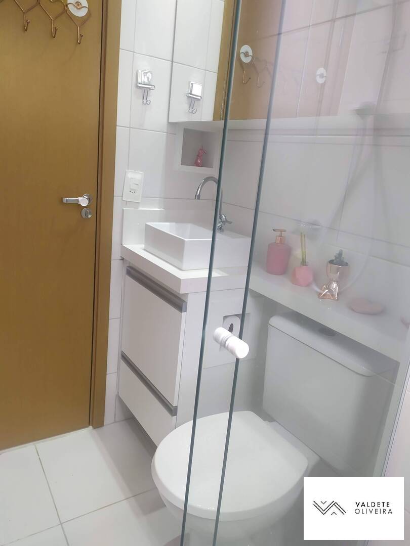 Apartamento à venda com 2 quartos, 70m² - Foto 2