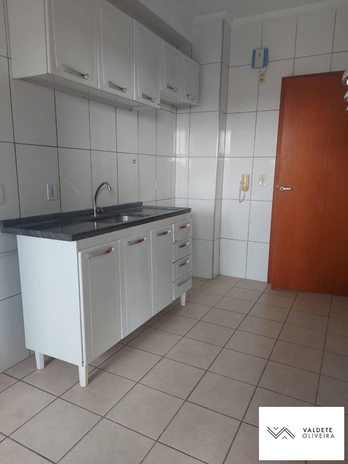 Apartamento à venda com 3 quartos, 90m² - Foto 3