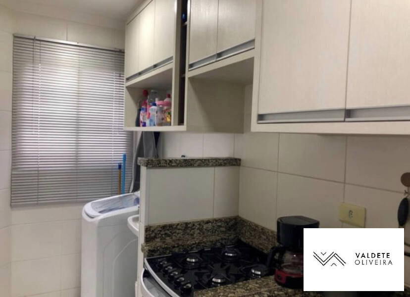 Apartamento à venda com 2 quartos, 70m² - Foto 2