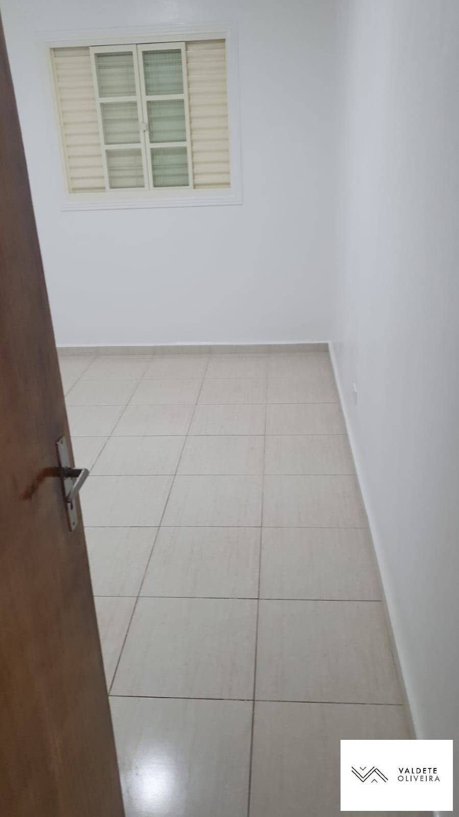 Casa à venda com 2 quartos, 70m² - Foto 6