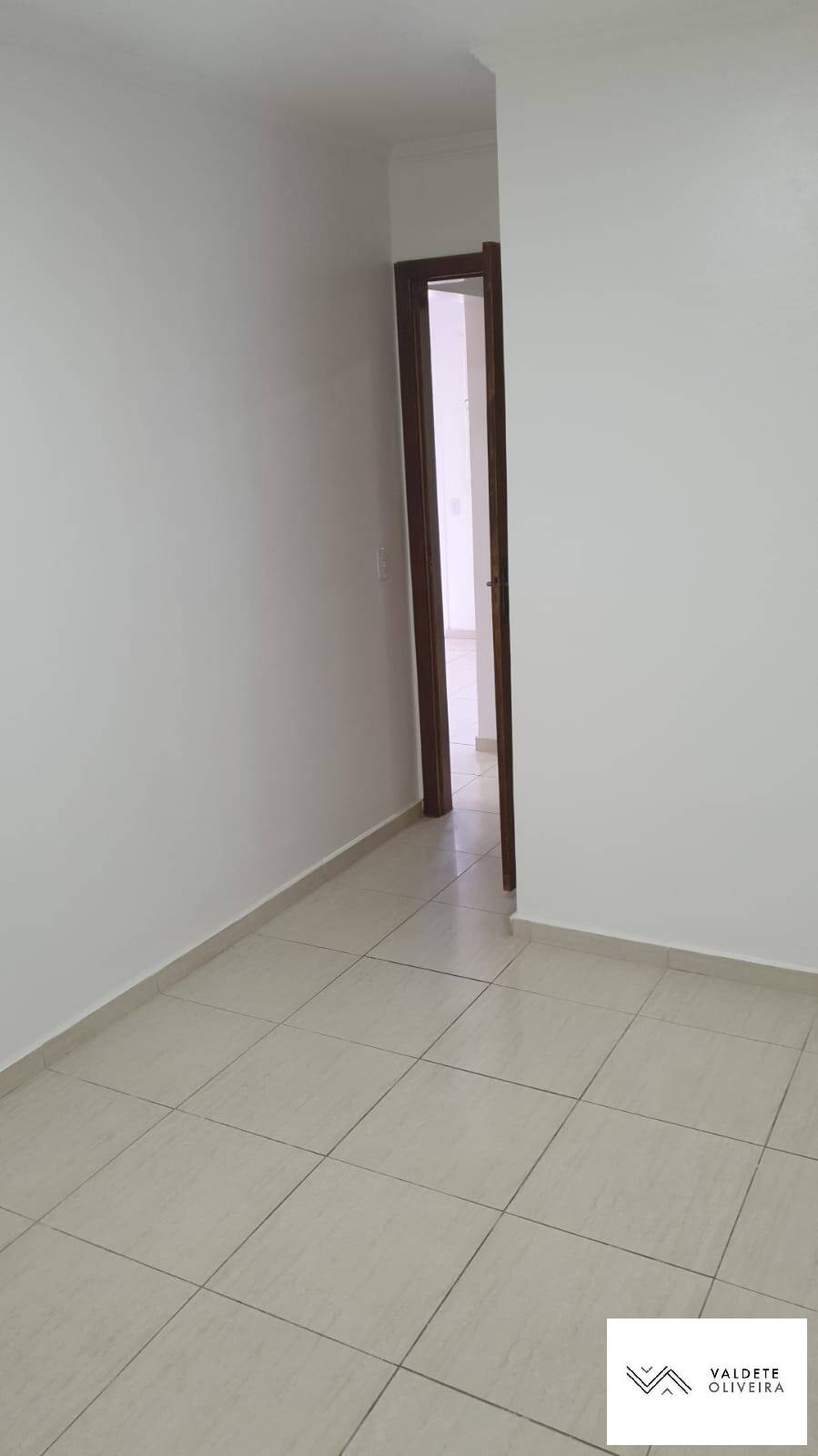 Casa à venda com 2 quartos, 70m² - Foto 9