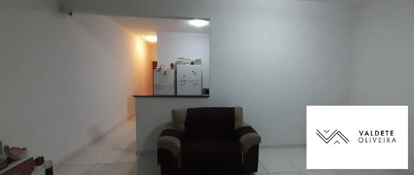 Casa à venda com 2 quartos, 140m² - Foto 1