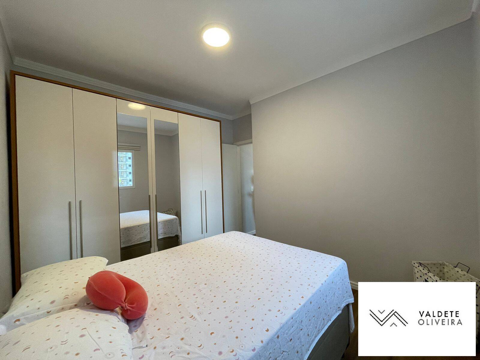 Apartamento à venda com 2 quartos, 55m² - Foto 18