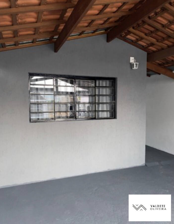 Casa à venda com 2 quartos, 120m² - Foto 1