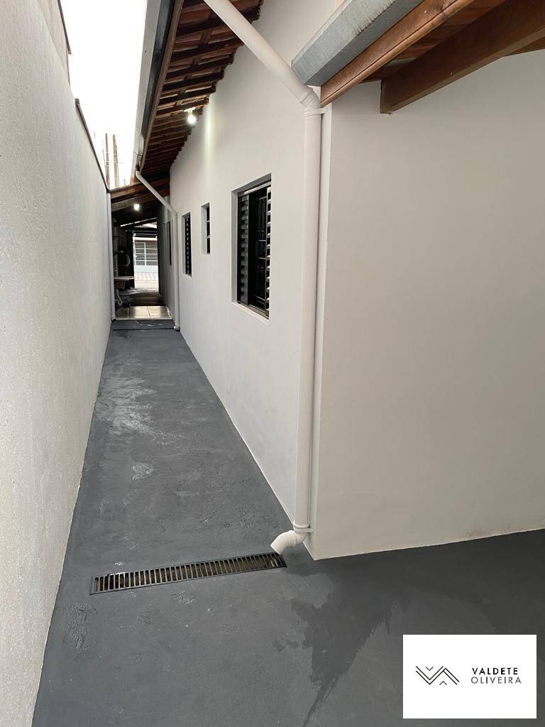 Casa à venda com 2 quartos, 120m² - Foto 11