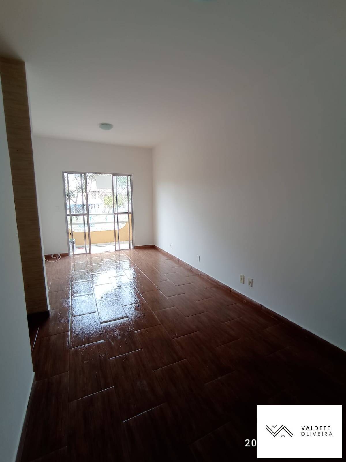 Apartamento à venda com 2 quartos, 60m² - Foto 1