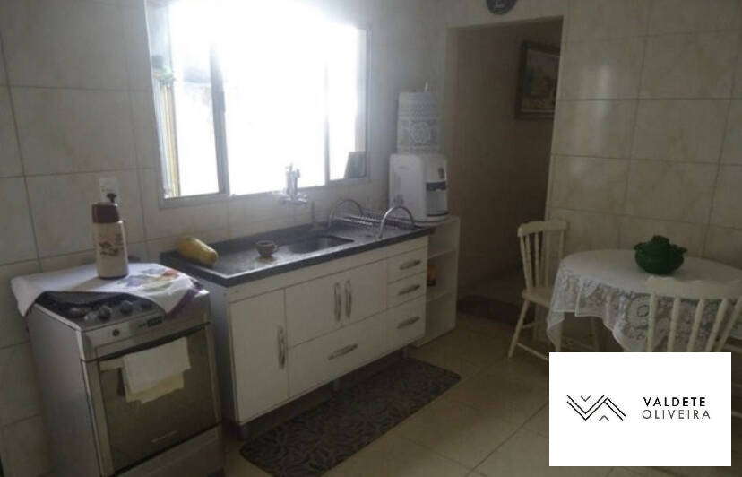 Casa à venda com 2 quartos, 190m² - Foto 4