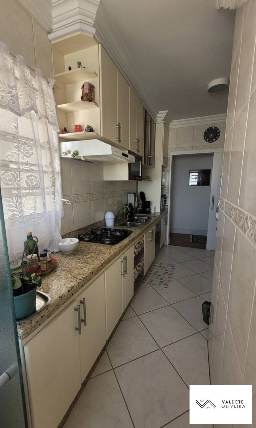 Apartamento à venda com 3 quartos, 84m² - Foto 2