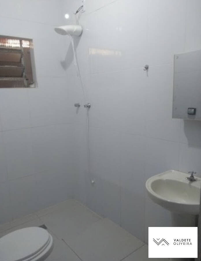 Casa à venda com 2 quartos, 125m² - Foto 2