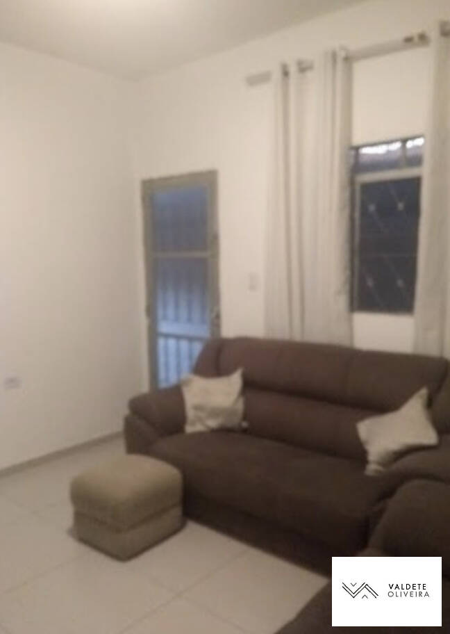 Casa à venda com 2 quartos, 125m² - Foto 1