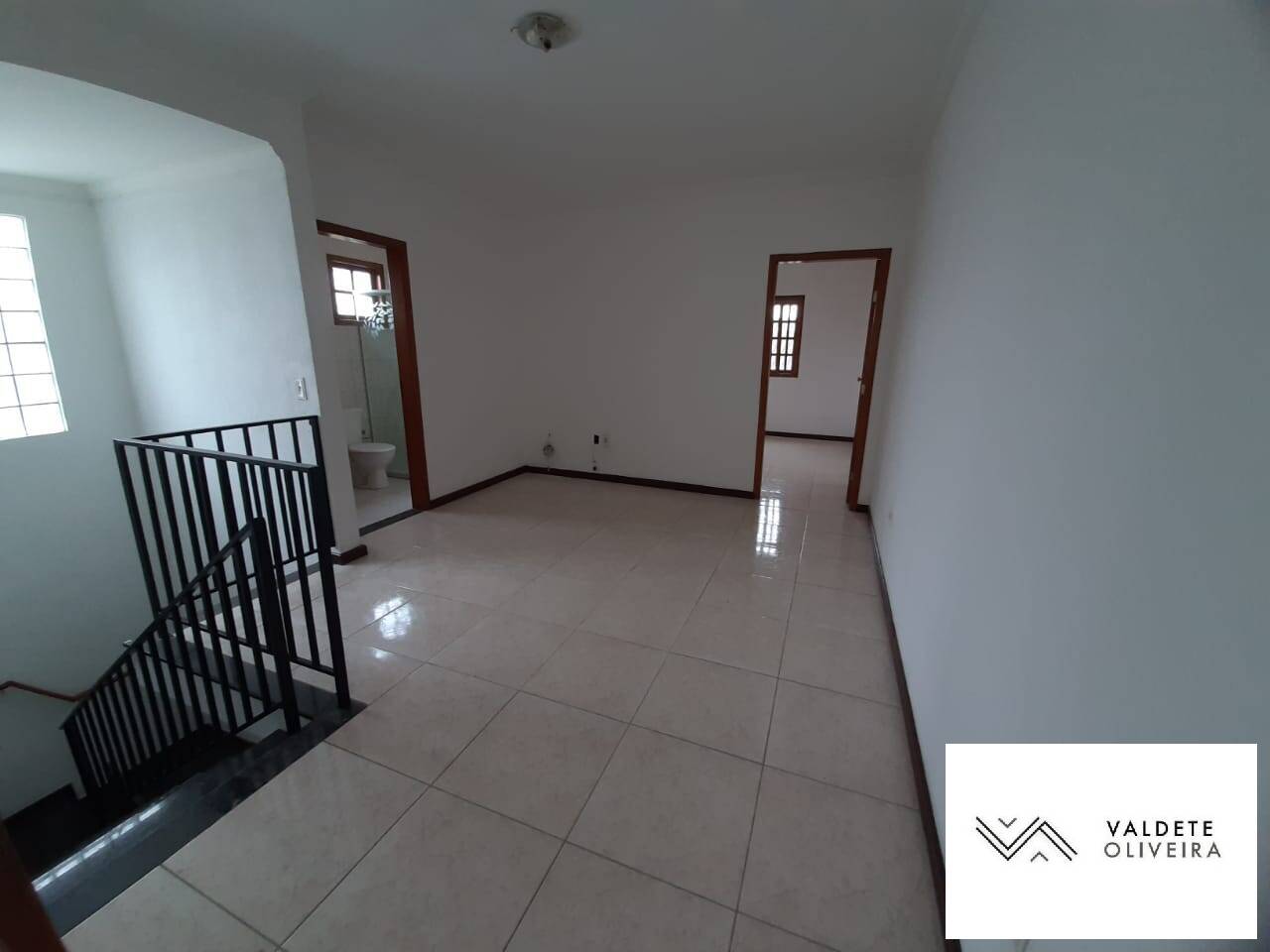 Casa à venda com 2 quartos, 160m² - Foto 3