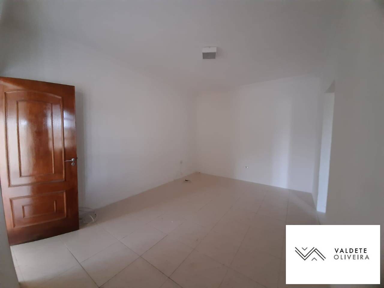 Casa à venda com 2 quartos, 160m² - Foto 4