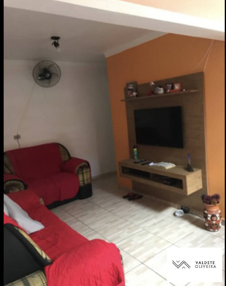 Casa à venda com 3 quartos, 100m² - Foto 1