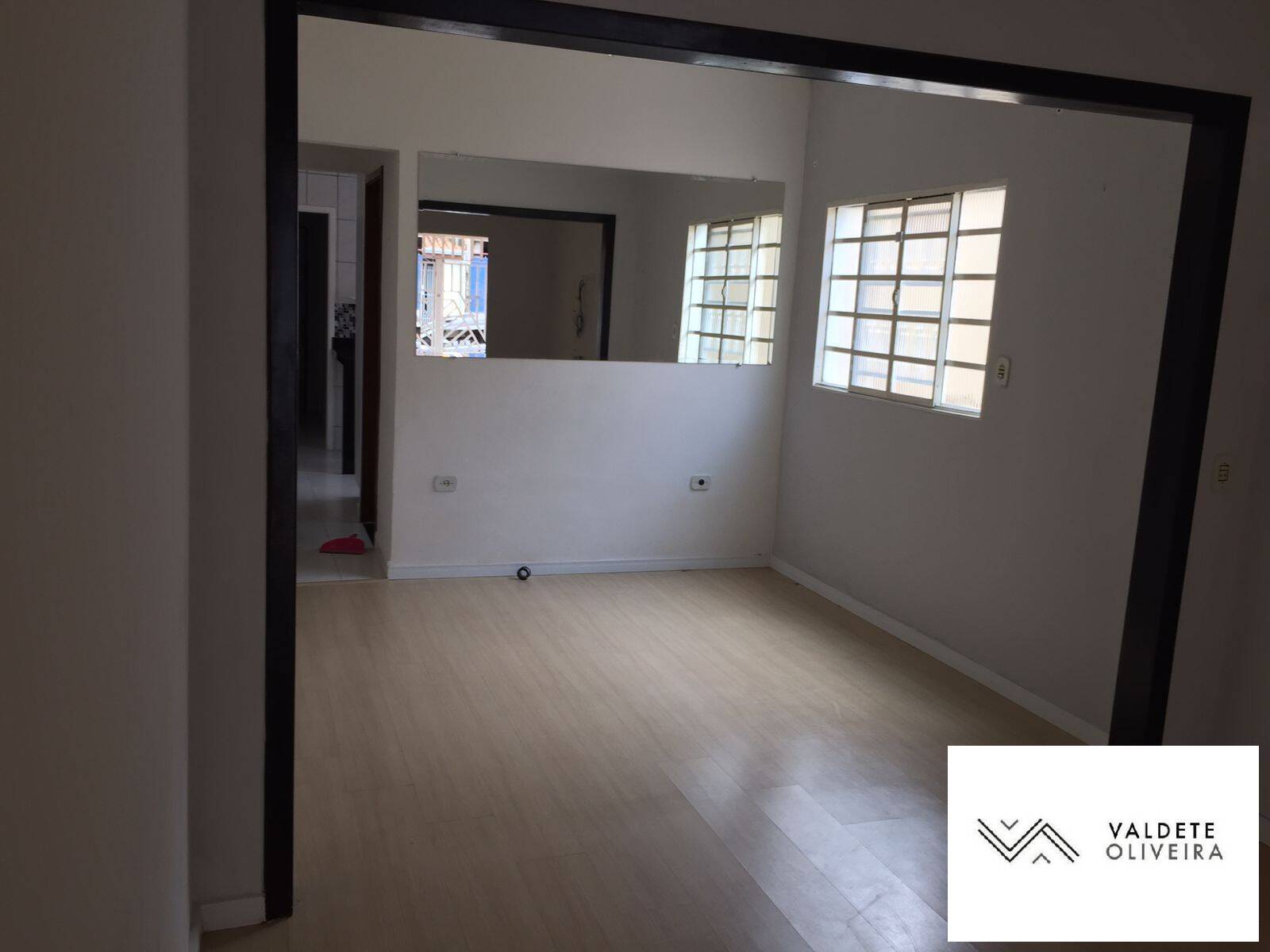 Casa à venda com 2 quartos, 75m² - Foto 2