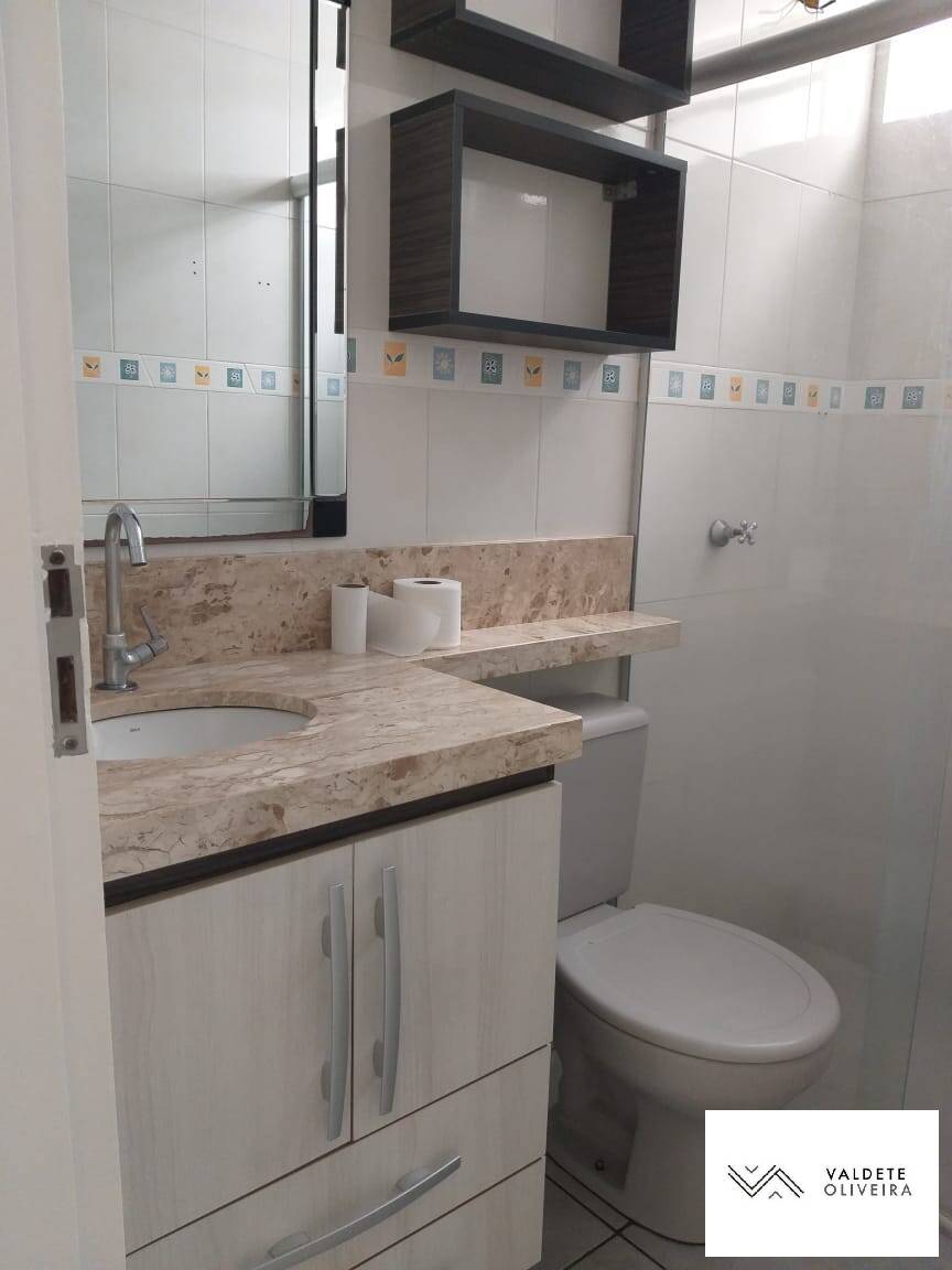 Apartamento à venda com 3 quartos, 75m² - Foto 2