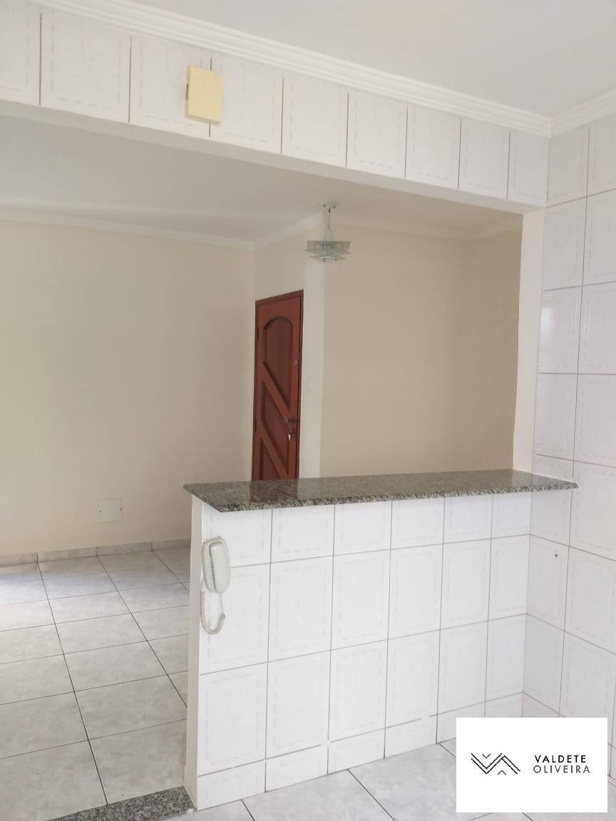 Apartamento à venda com 3 quartos, 75m² - Foto 1