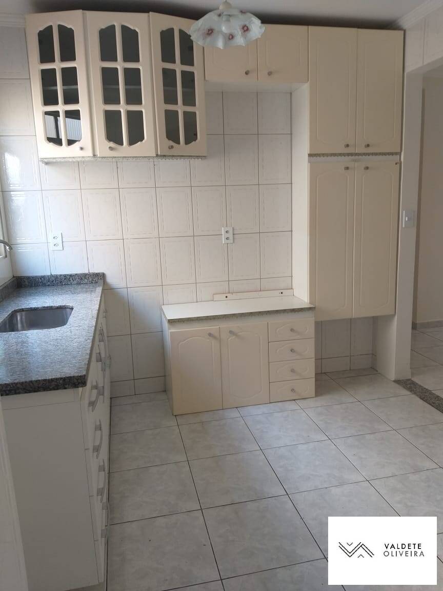 Apartamento à venda com 3 quartos, 75m² - Foto 13