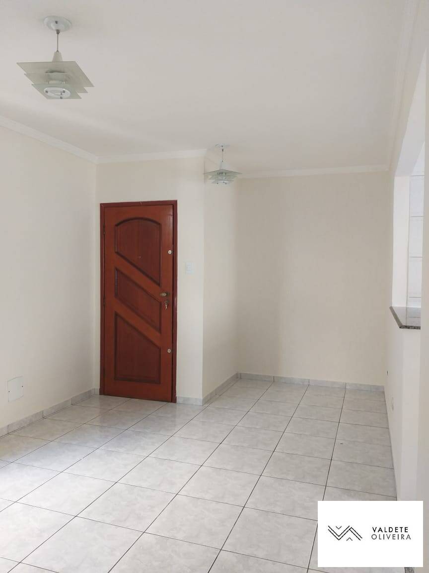 Apartamento à venda com 3 quartos, 75m² - Foto 35