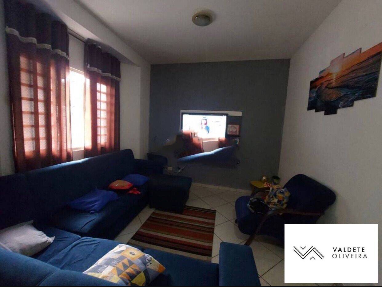 Casa à venda com 3 quartos, 92m² - Foto 1